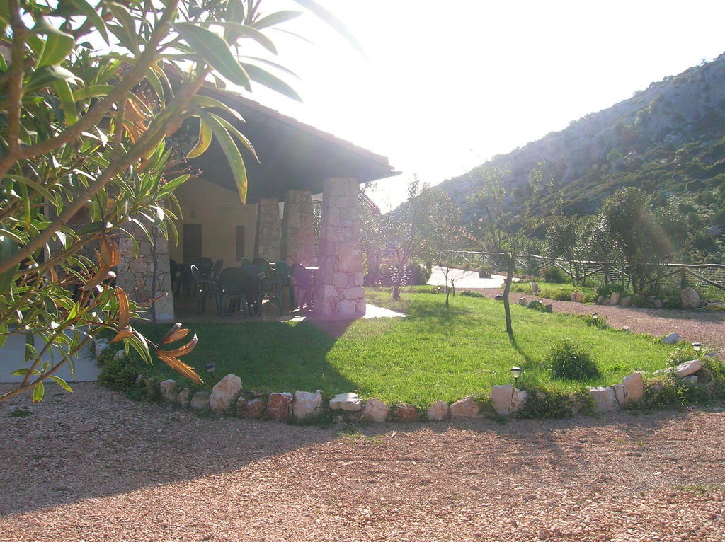 Punto Di Ristoro Uttolo Bed & Breakfast Baunei Exterior photo