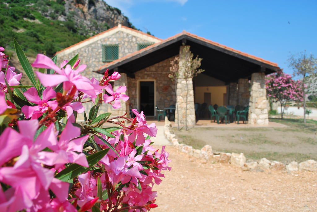 Punto Di Ristoro Uttolo Bed & Breakfast Baunei Exterior photo