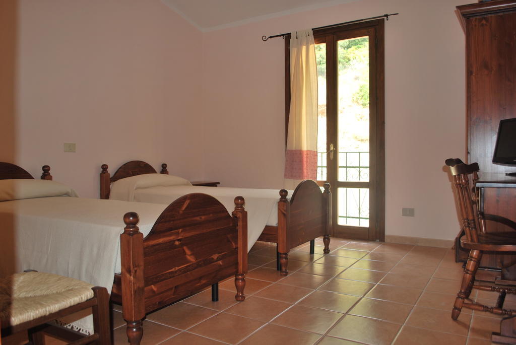 Punto Di Ristoro Uttolo Bed & Breakfast Baunei Exterior photo